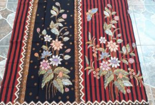kain batik encim motif bunga kombinasi lurik warna merah hitam